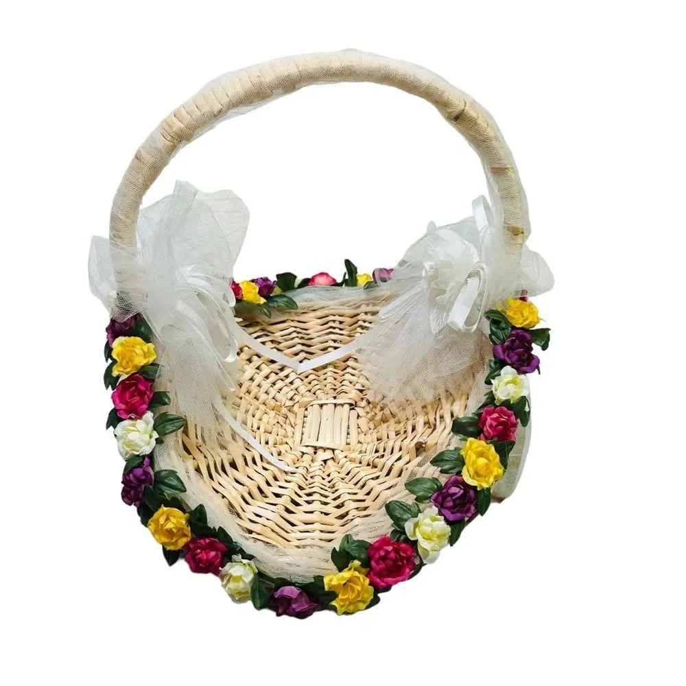 10/$25🦋 Vintage Handmade Flower Girl Decorative Basket